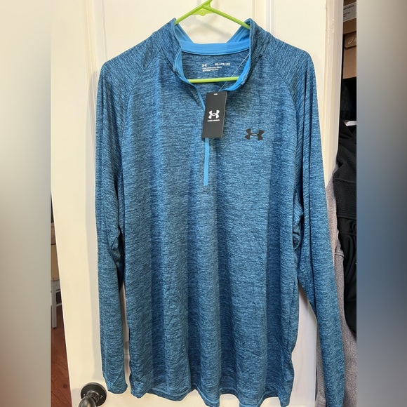 Mens Under Armour 1/2 zip - Picture 2 of 3